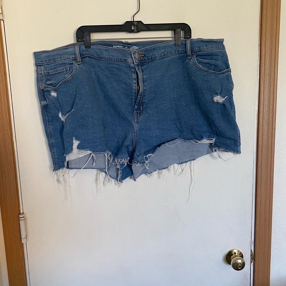 Old Navy denim Jean plus size 26 mid rise, boyfriend raw hemline shorts